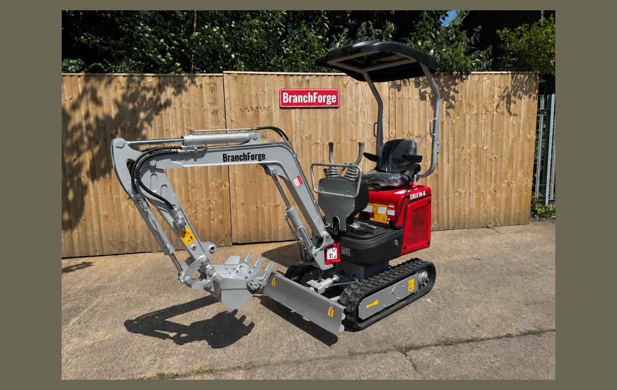 CREX10-K boom swung to the side, showing offset digging